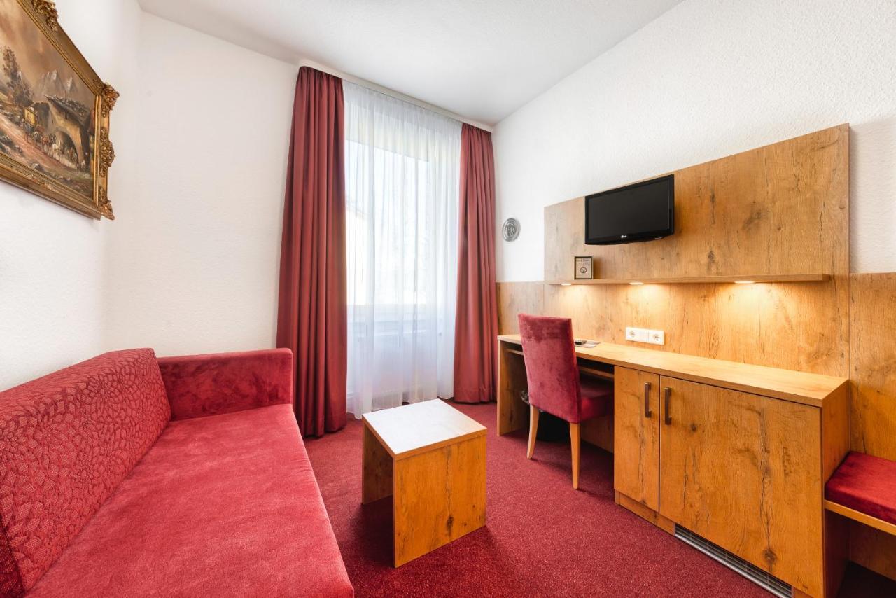 Hotel Krone Рилазинген-Ворблинген Экстерьер фото