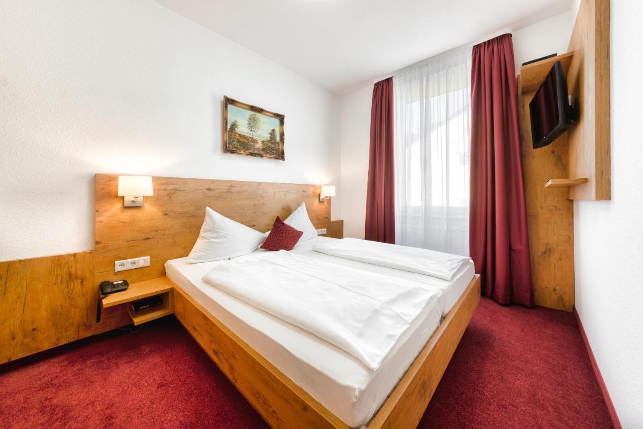 Hotel Krone Рилазинген-Ворблинген Экстерьер фото