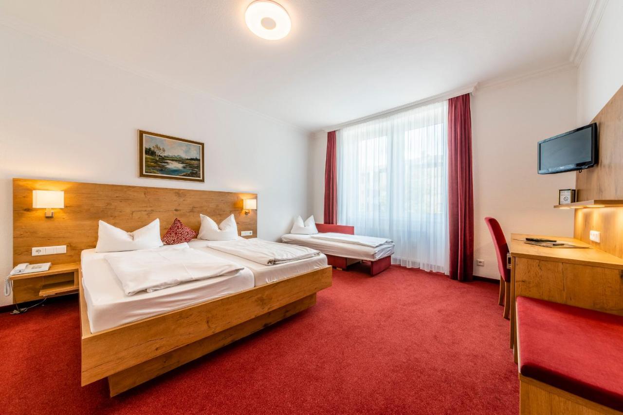 Hotel Krone Рилазинген-Ворблинген Экстерьер фото